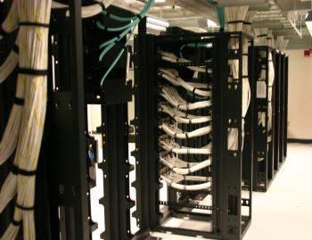 data-center-cabling-racks-02